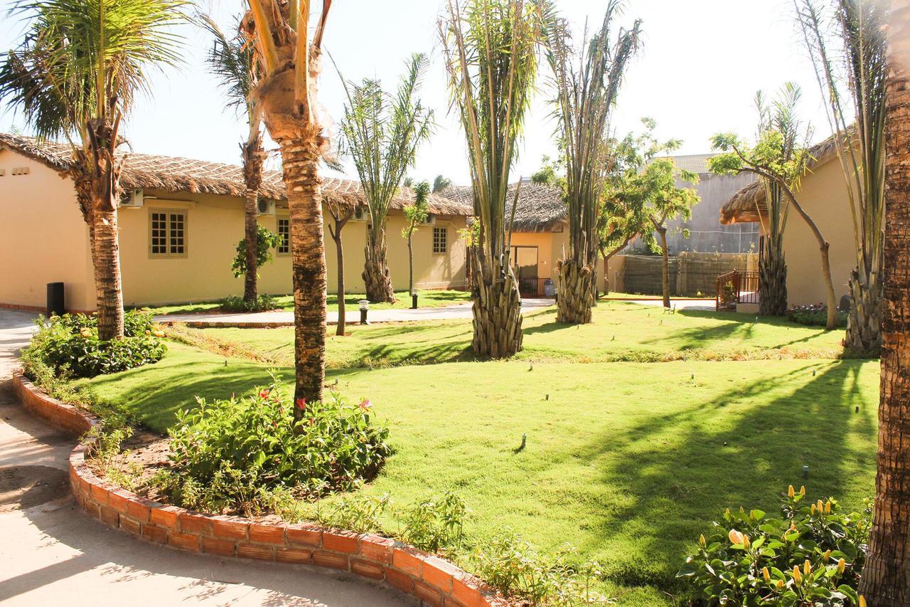 Eagles Beach Resort Phan Thiet Kültér fotó